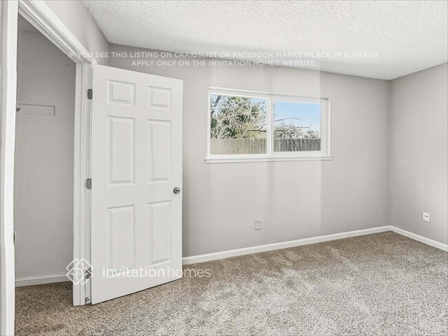 Building Photo - 1658 Ashwood Dr