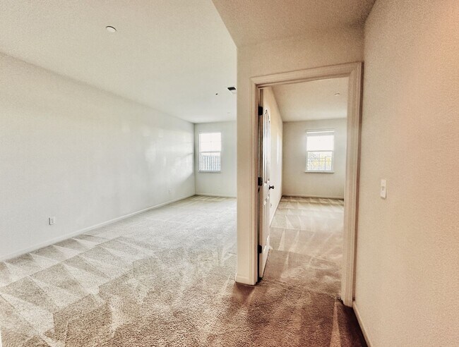 Building Photo - 313 Jacquelyn Ln