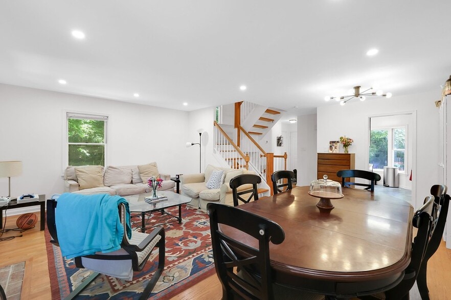 Building Photo - 3001 20th Ct S