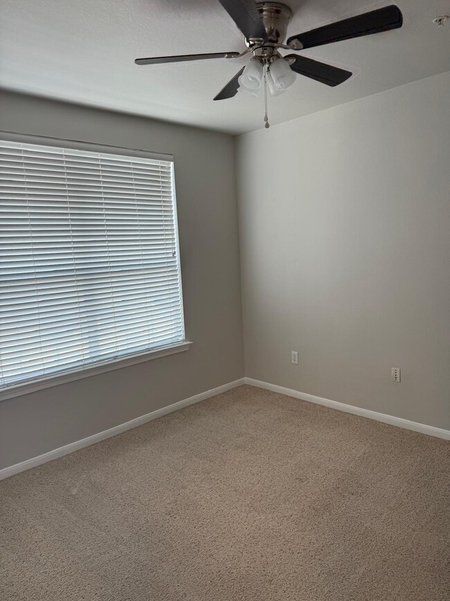 Building Photo - 7575 Kirby Dr