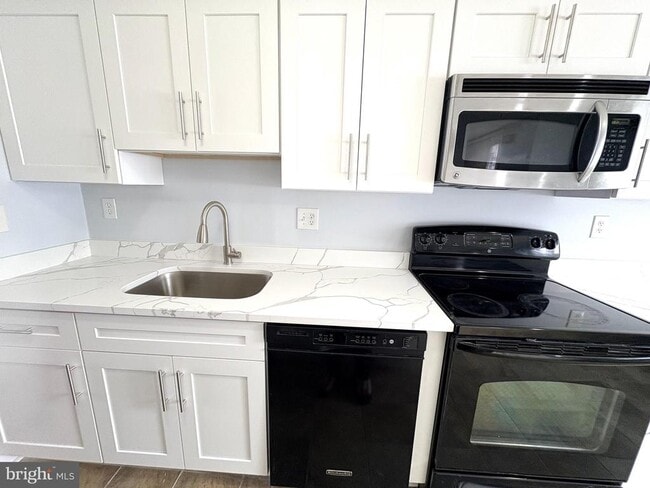 Building Photo - 306 Paddock Dr