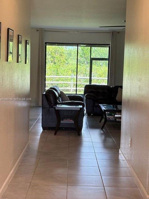 Building Photo - 571 Old Country Rd S E