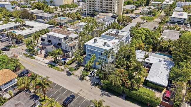 Building Photo - 832 N Victoria Park Rd