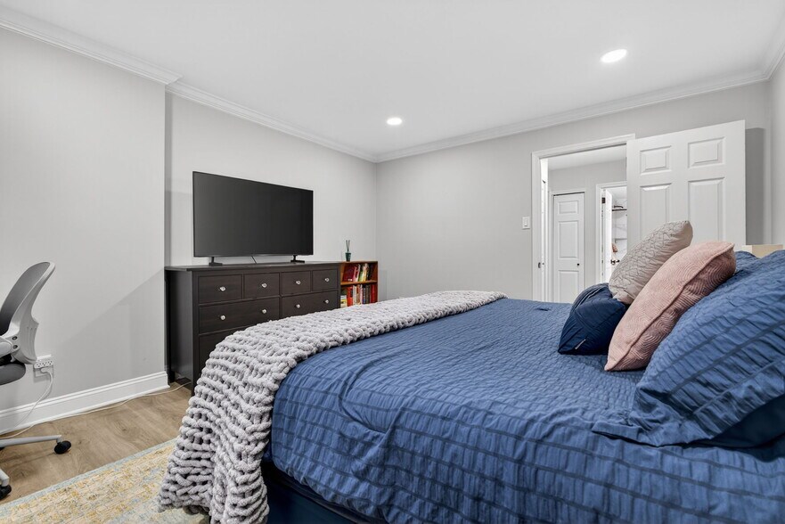 Building Photo - 159 Drummers Ln