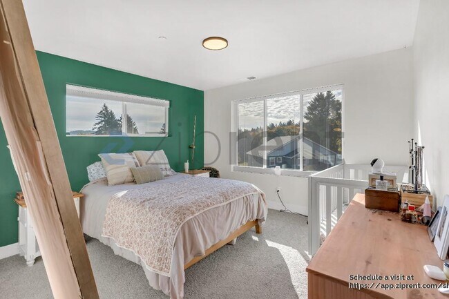 Building Photo - 15387 SE Hawthorne Mdws St