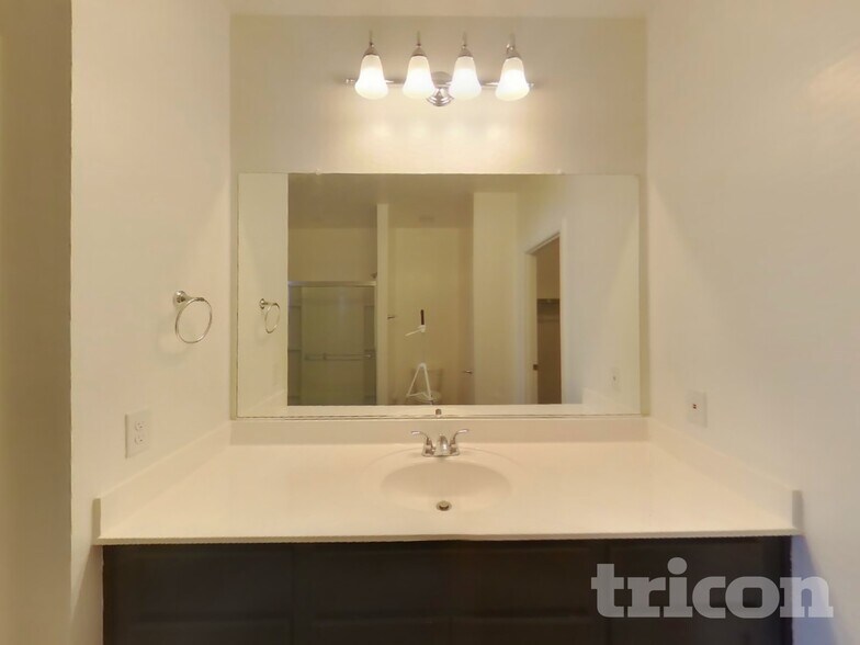 Building Photo - 37308 W Cannataro Ln