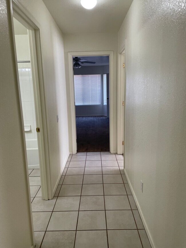 Building Photo - Desirable Home in Arroyo Ridge!