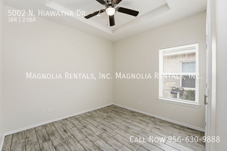 Building Photo - 5002 N Hiawatha Dr