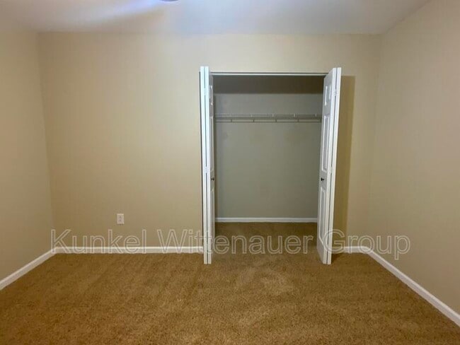 Building Photo - 108 Meadowcrest Dr