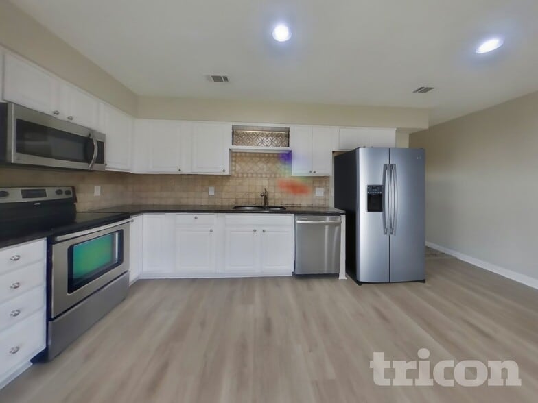 Building Photo - 1921 Big Sky Dr