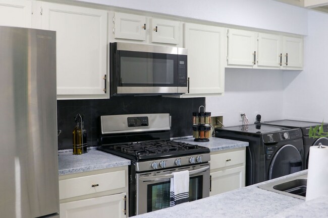 Building Photo - 6685 Kentwick Dr