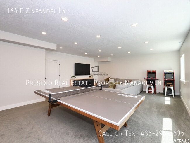 Building Photo - 164 E Zinfandel Ln