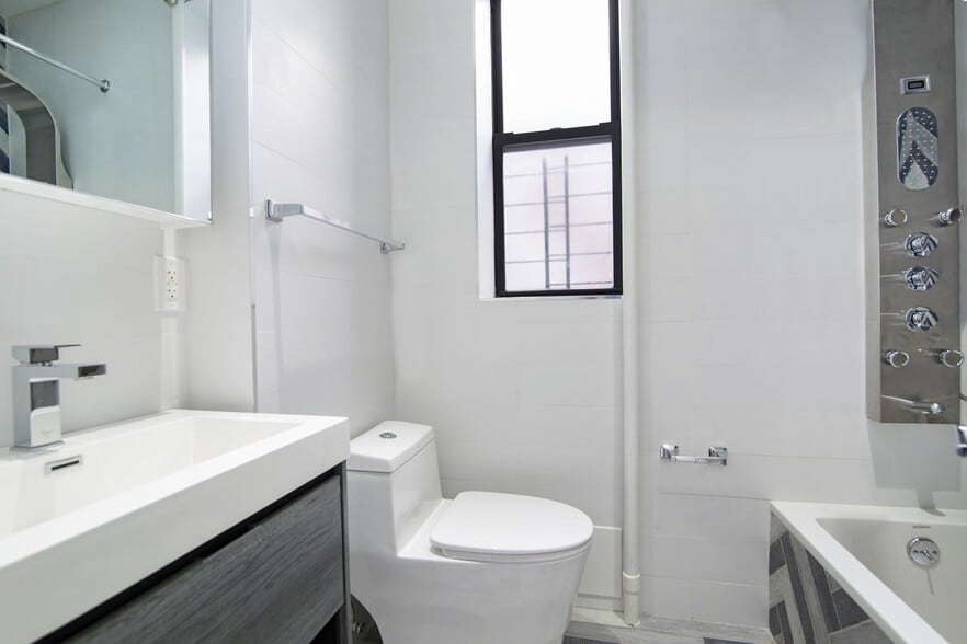 Building Photo - 1975 Adam Clayton Powell Jr Blvd