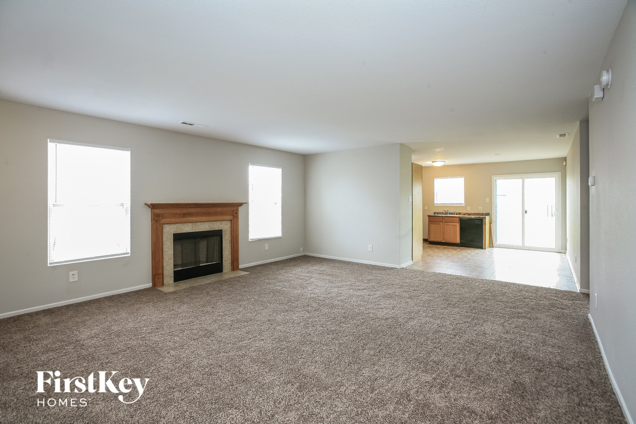 Building Photo - 1315 Shadetree Ln