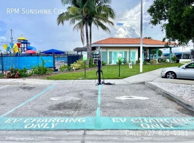 Building Photo - 7700 Boca Ciega Dr
