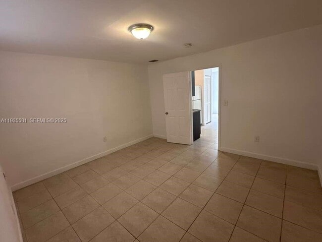 Building Photo - 1770 SW 44th Ave