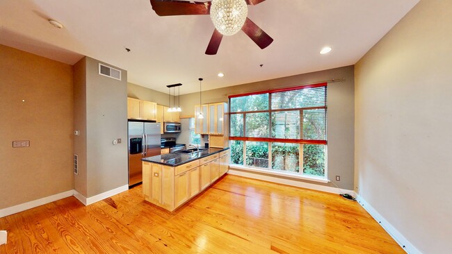 Building Photo - 2062 Atherton Heights Ln