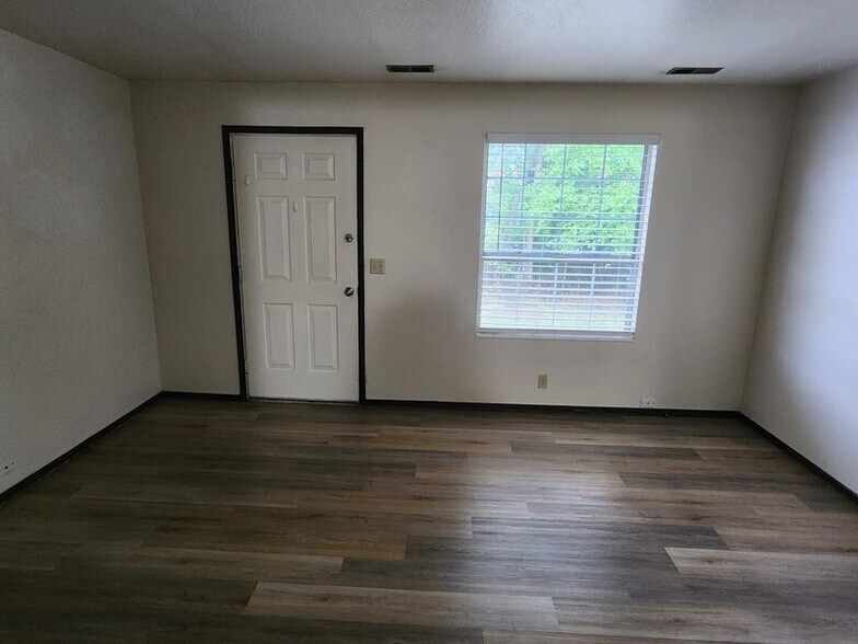 Building Photo - 5610 S 1300 E