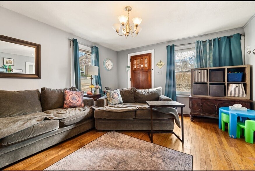 Building Photo - 116 Hillside Ave