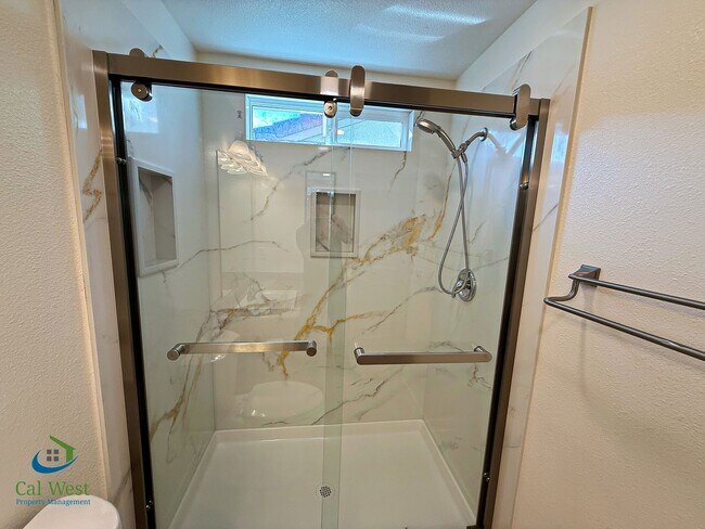 Building Photo - 7661 Forest St