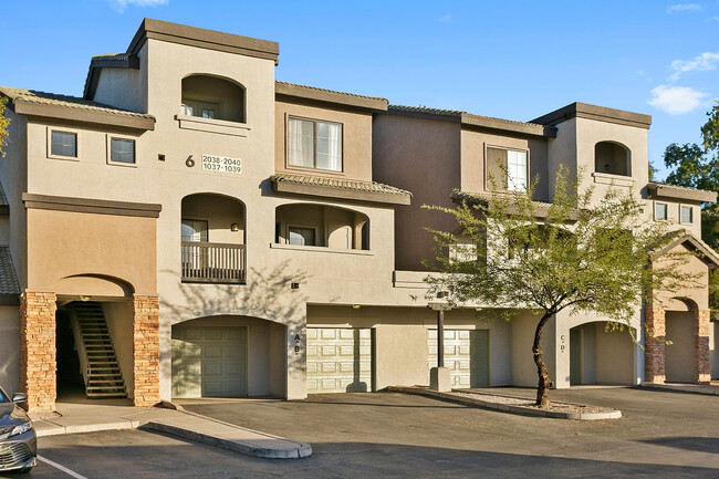 Building Photo - 875 W Pecos Rd