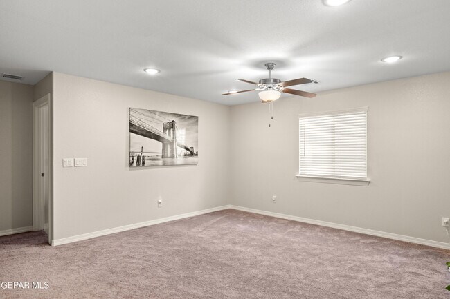 Building Photo - 12776 Hidden Edge Dr