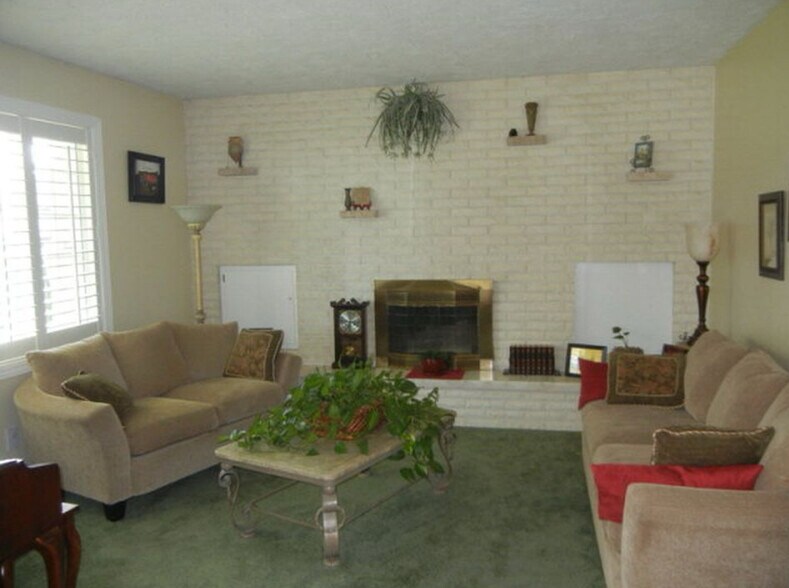 Building Photo - 2051 Hughes Dr