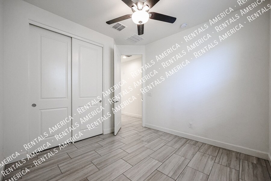 Building Photo - 2732 S Merit
