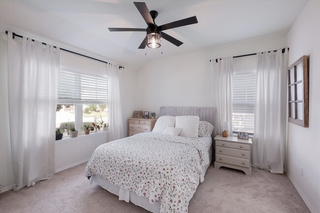 Building Photo - Bright & Airy Home on Curling Post