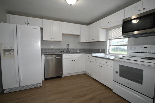 Building Photo - 11165 US-98