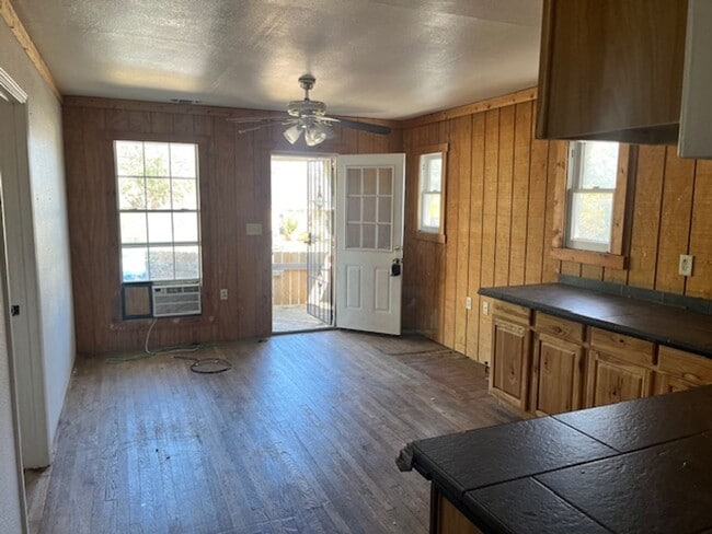 Primary Photo - 4239 SW 9th Ave