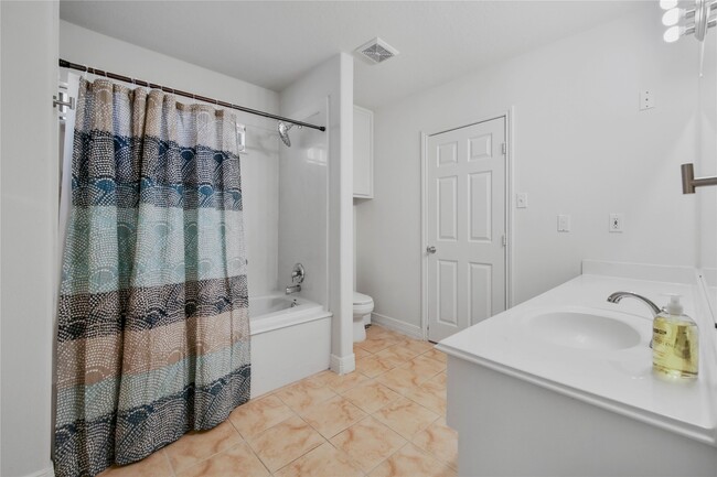 Building Photo - 4943 Gammage St