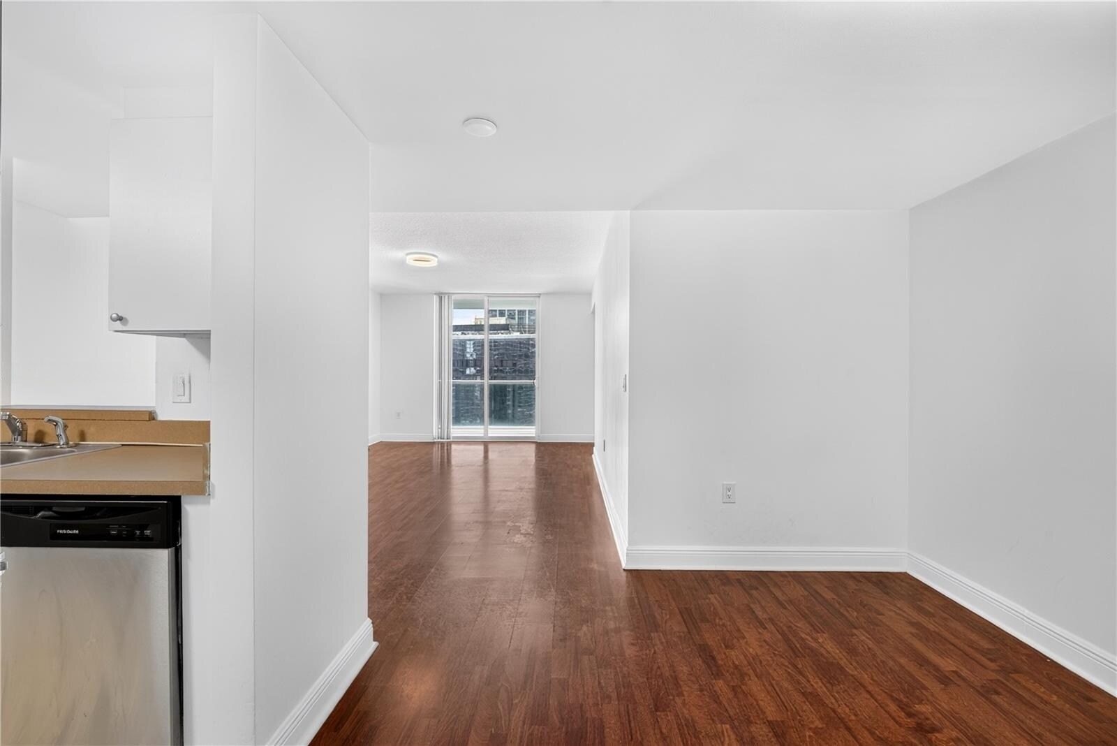 Building Photo - 1250 S Miami Ave