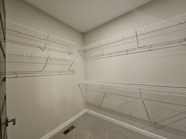 Building Photo - 228 Oakhurst Wy