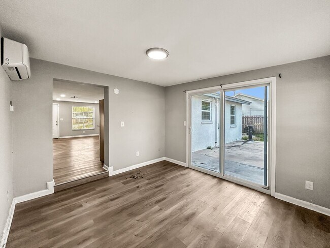 Building Photo - Coastal Waterfront Living in Apollo Beach – 3 Bed | 2 Bath