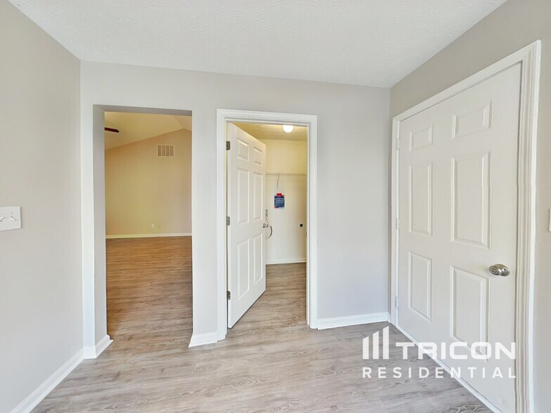 Building Photo - 737 Baskins Cir