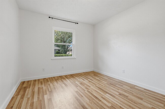 Building Photo - 4035 Cypressdale Dr
