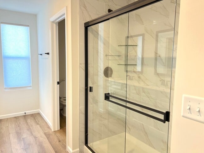 Building Photo - 6257 Sandbelt Dr