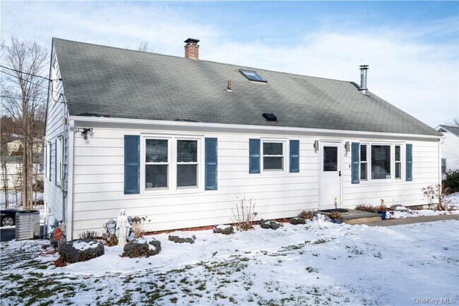 Building Photo - 48 Quaker Hill Rd