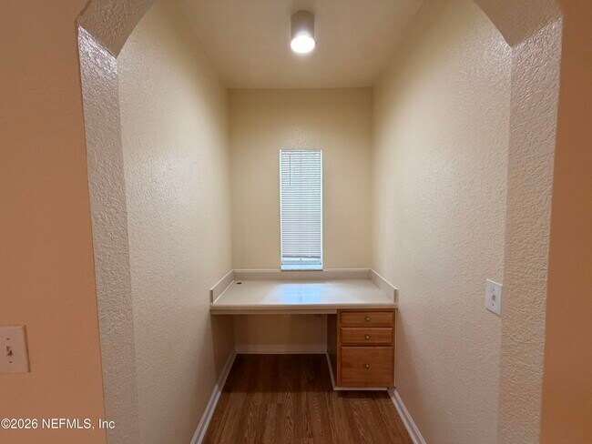 Building Photo - 10075 Gate Pkwy