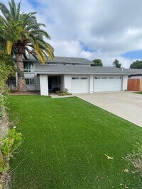 Building Photo - Stately Executive Home on a Cul de sac Ava...