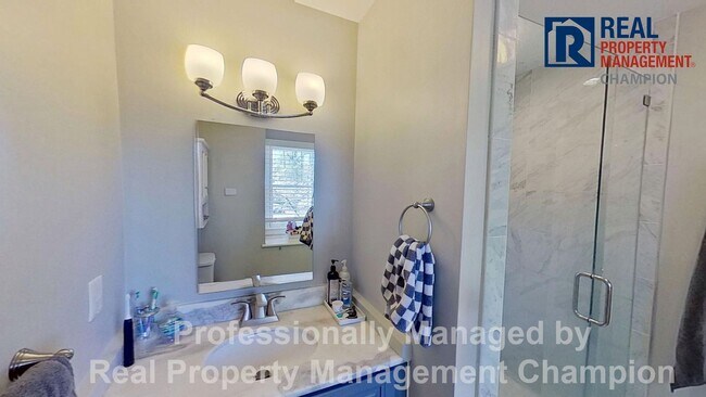 Building Photo - Immaculate 5 BD/3 BD Home w/Park Like Setting Near Cape Fear Country Club