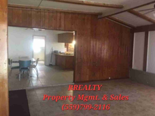 Primary Photo - 230 S B St