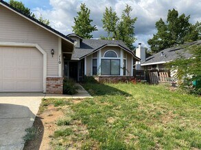 Building Photo - Cypress Hills Home