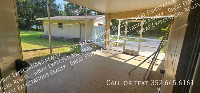 Building Photo - 2/2 With Large Backyard in Summerfield