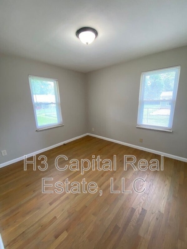 Building Photo - 2111 Clark Ave