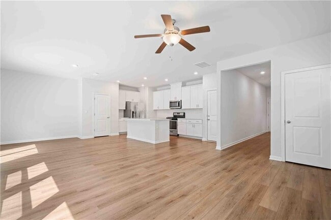 Building Photo - 279 Wells Cir