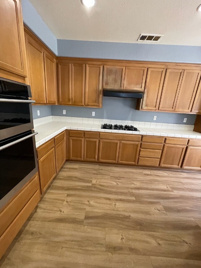 Building Photo - "Spacious 4-Bed, 3-Bath Retreat with 3,260...