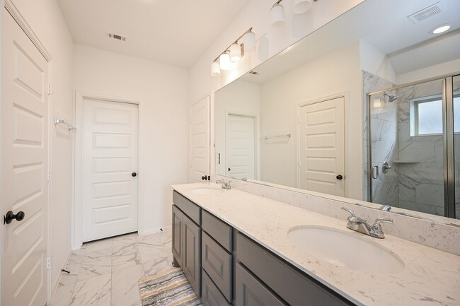 Building Photo - 29331 Mesquite Oaks Dr