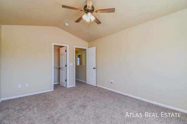 Building Photo - 8647 Silver Glen Dr